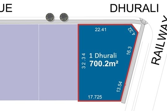 700m2 Registered Lot walking distance to train station